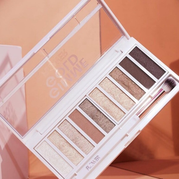 NEW Flower Beauty Shimmer & Shade Eyeshadow Palette GIMME GOLD by Drew B… - Picture 1 of 7